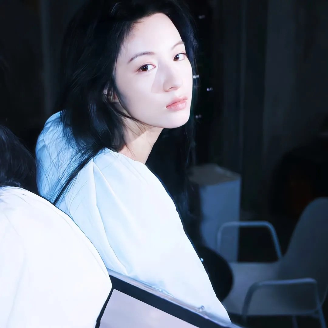 不认识的女友